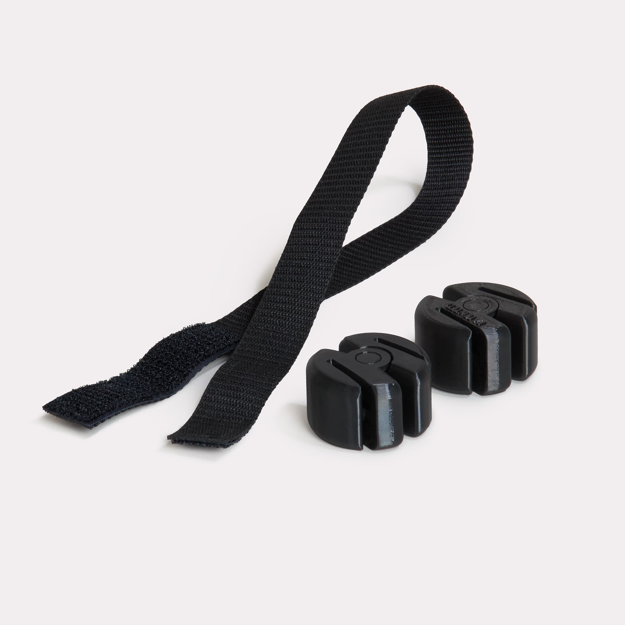 Clips pour placement de panneaux en chevalet