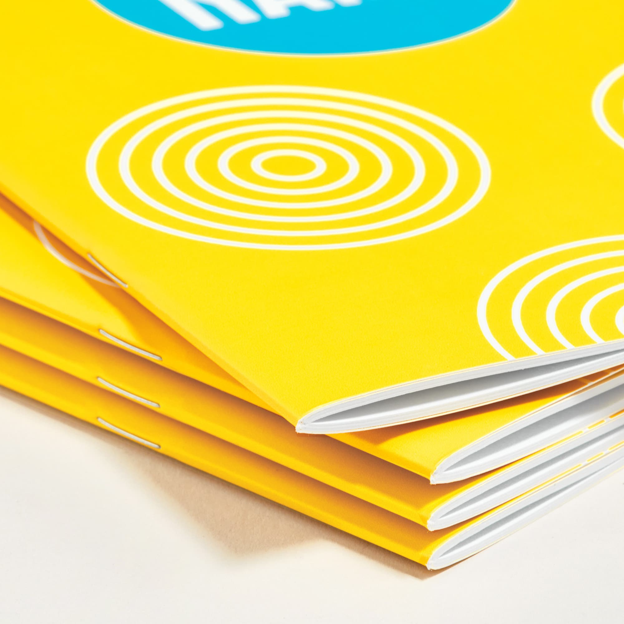 Brochures et magazines